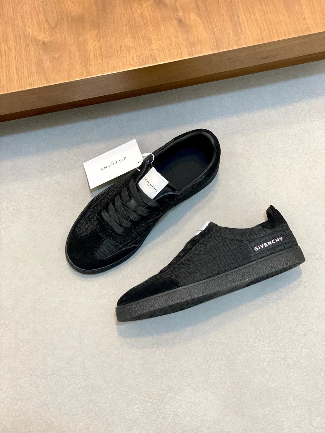 18 18