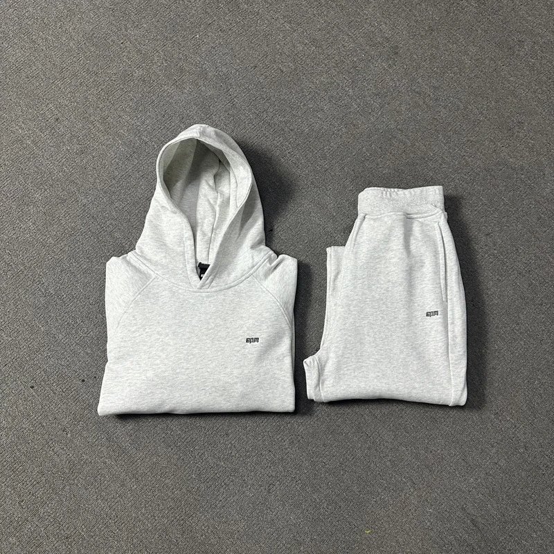 灰色套装 灰色套装